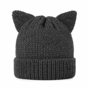 Bonnet chat noir a oreilles, fond blanc