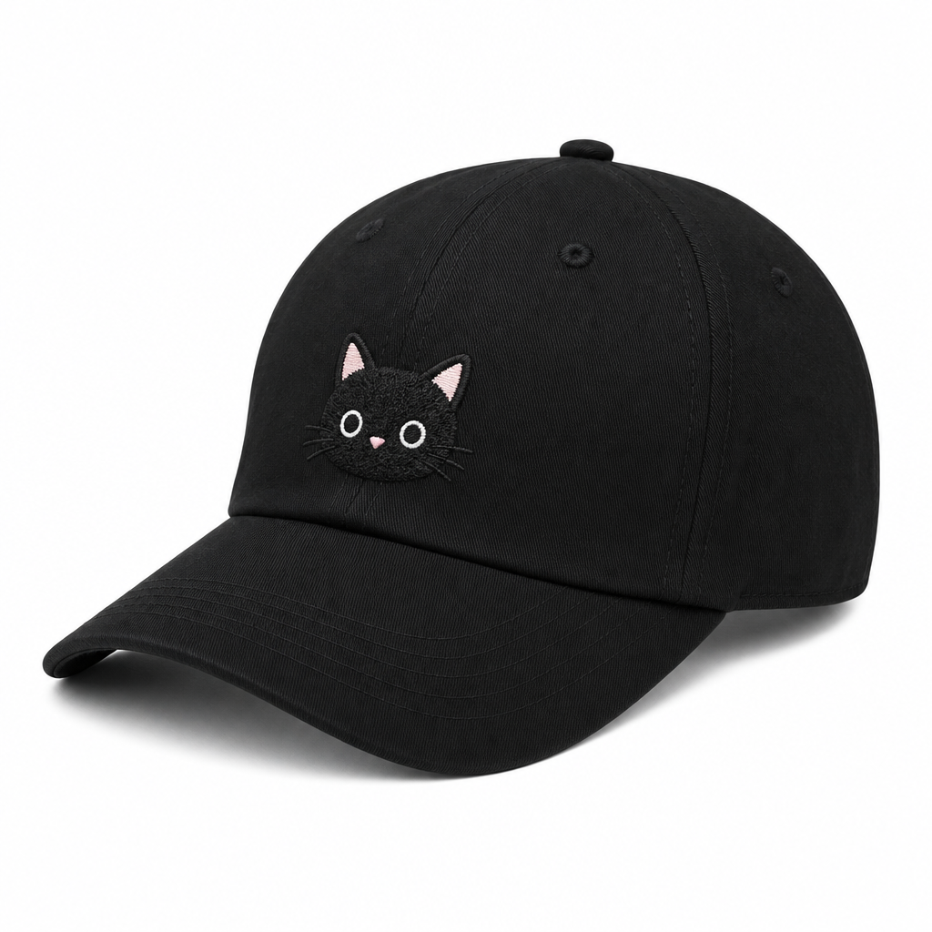 Casquette chat noir brodee, fond blanc