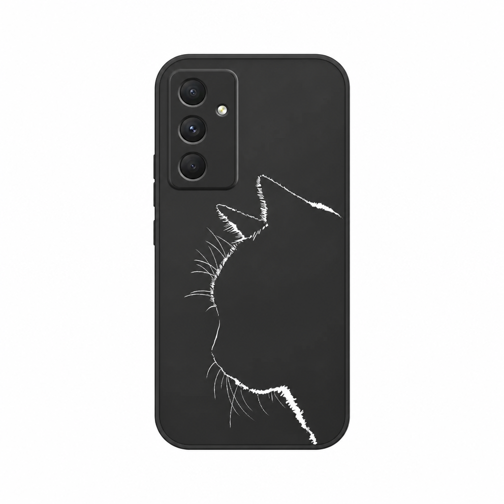 Coque chat noir ailee, fond blanc