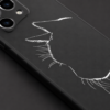 Gros plan sur le motif chat de la coque