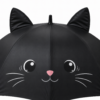 Gros plan sur le visage de chat du parapluie