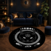 Tapis chat noir dans une piece bleu nuit